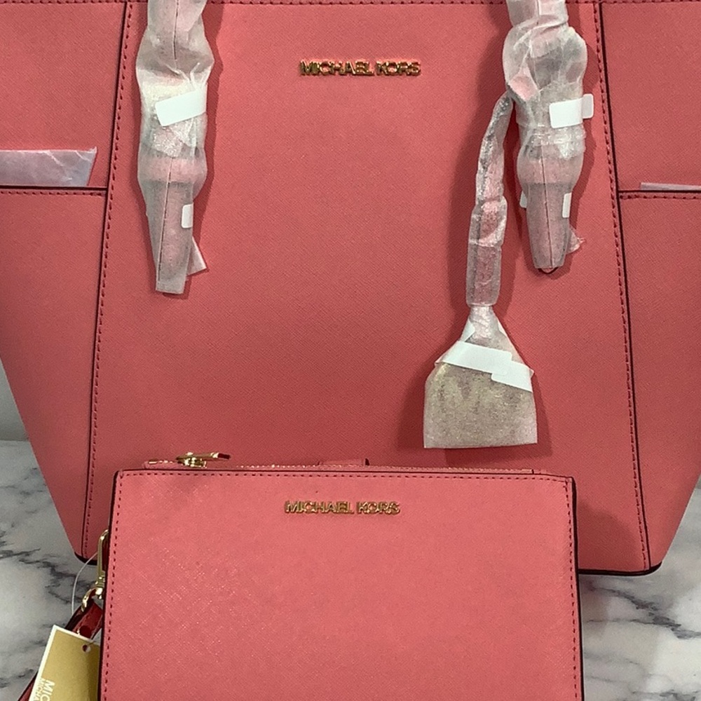 NWT- Michael Kors Tote & Wallet / Phone Case - Picture 2 of 6